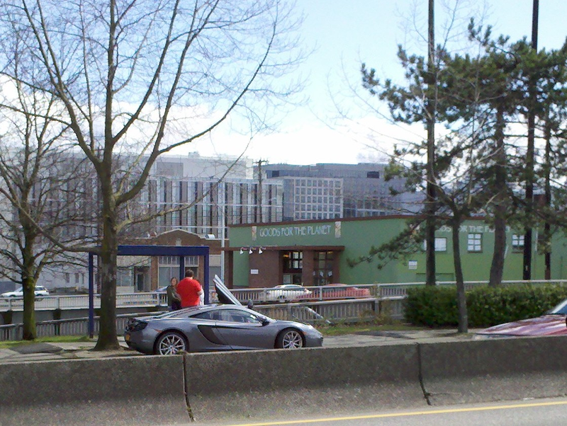 Illustration for article titled First McLaren MP4-12C crashes in Seattle